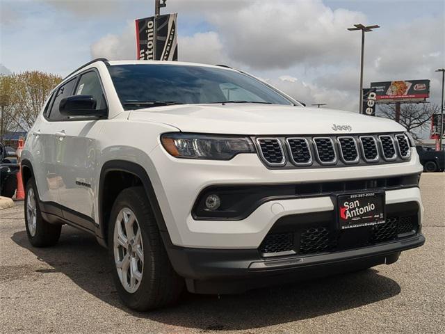 2025 Jeep Compass COMPASS LATITUDE 4X4