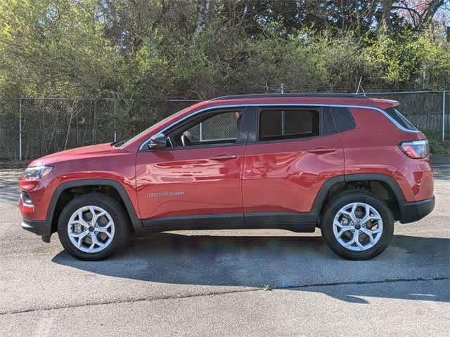 2025 Jeep Compass COMPASS LATITUDE 4X4