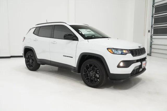 2025 Jeep Compass COMPASS LATITUDE 4X4