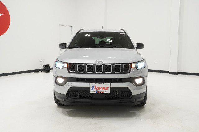 2025 Jeep Compass COMPASS LATITUDE 4X4