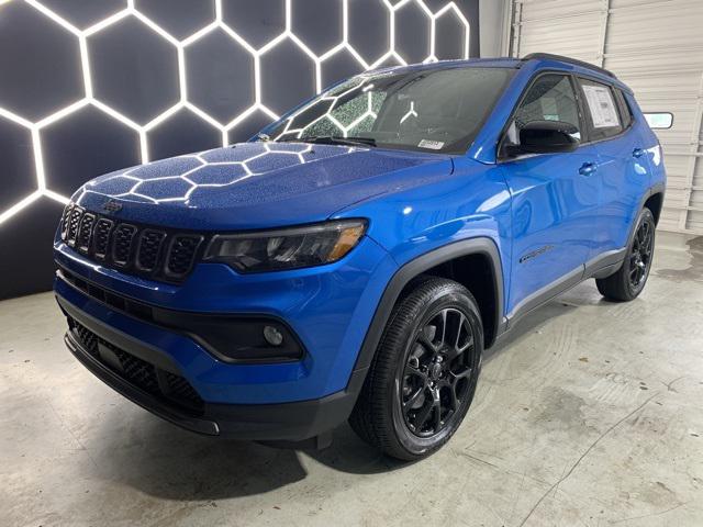2025 Jeep Compass COMPASS LATITUDE 4X4