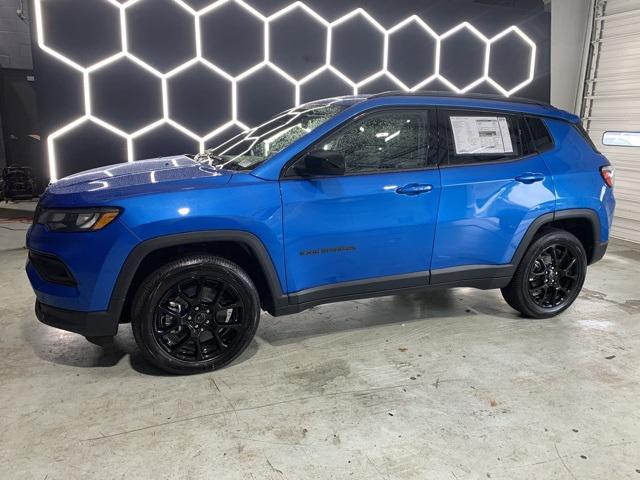 2025 Jeep Compass COMPASS LATITUDE 4X4