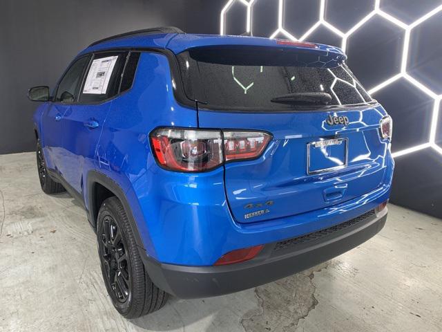 2025 Jeep Compass COMPASS LATITUDE 4X4
