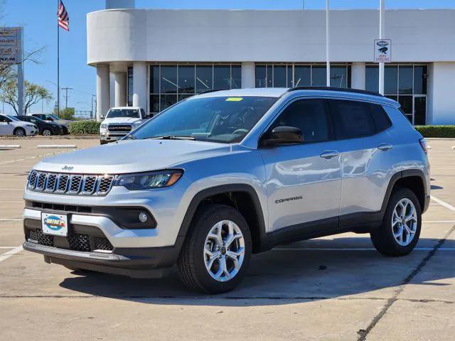 2025 Jeep Compass COMPASS LATITUDE 4X4