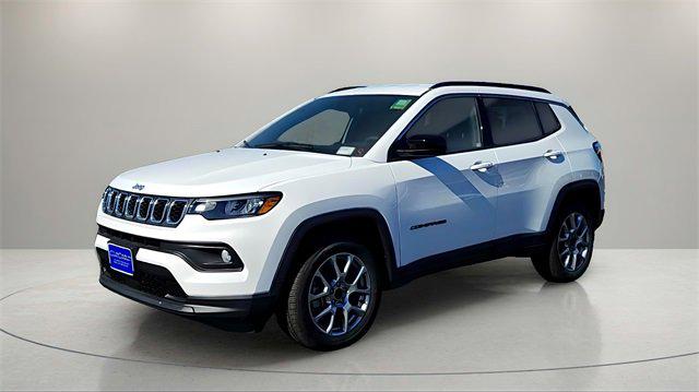 2025 Jeep Compass COMPASS LATITUDE 4X4