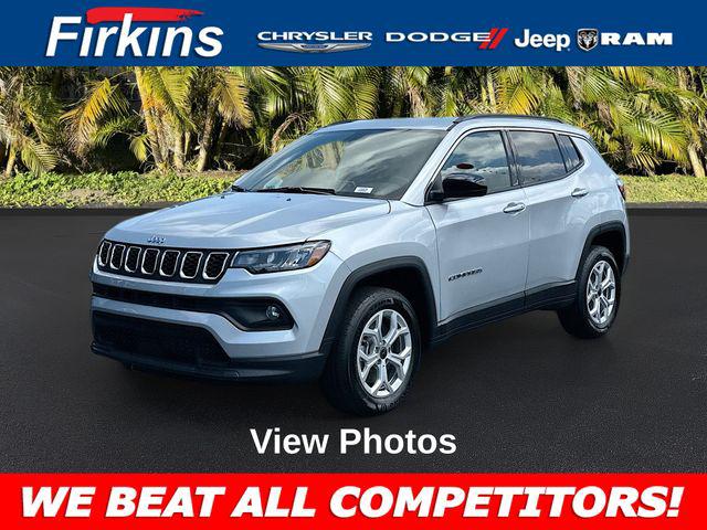 2025 Jeep Compass COMPASS LATITUDE 4X4
