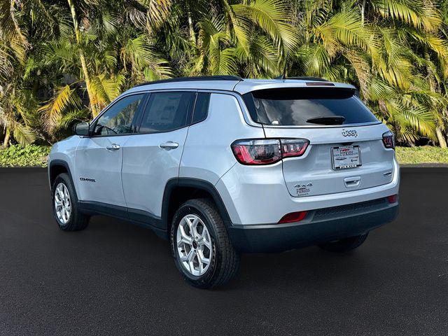 2025 Jeep Compass COMPASS LATITUDE 4X4