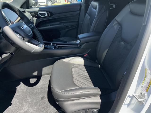 New 2025 Jeep Compass Latitude New 2025 Jeep Compass Latitude
