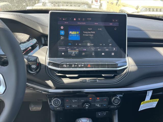 New 2025 Jeep Compass Latitude New 2025 Jeep Compass Latitude