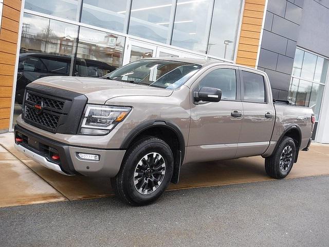 2022 Nissan TITAN Crew Cab PRO-4X 4x4