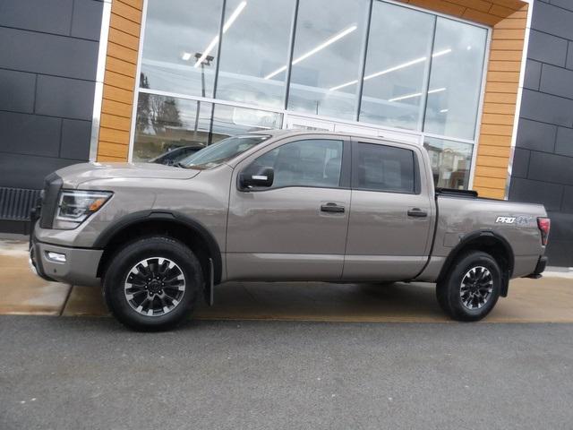 2022 Nissan TITAN Crew Cab PRO-4X 4x4