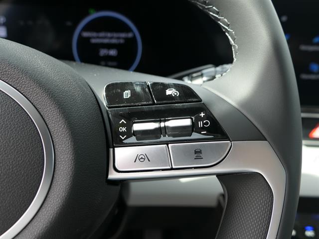 2025 Hyundai Elantra Limited - Photo 15