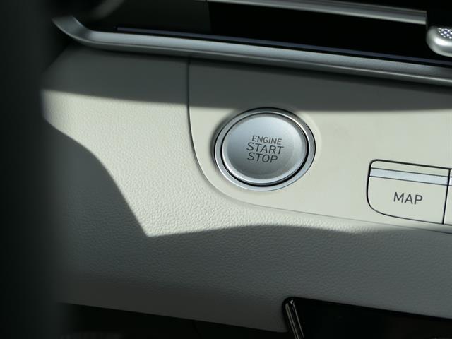 2025 Hyundai Elantra Limited - Photo 16