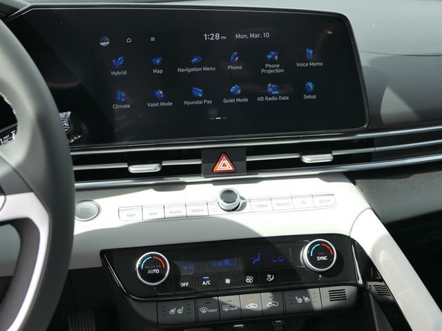 2025 Hyundai Elantra Limited - Photo 18