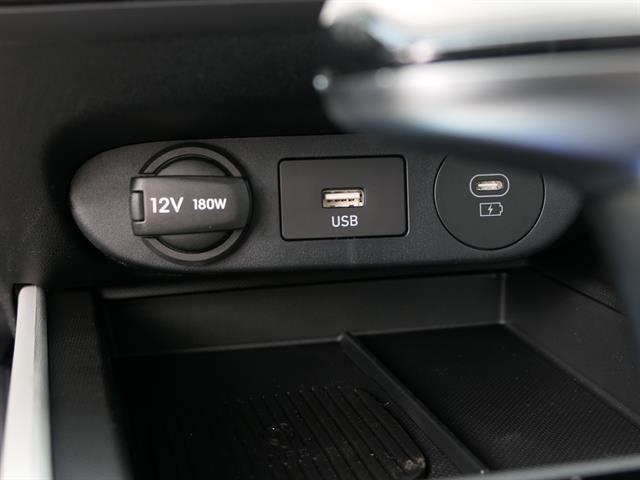 2025 Hyundai Elantra Limited - Photo 20