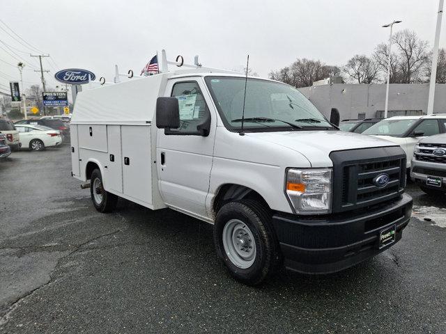 2025 Ford E-350 Cutaway Base