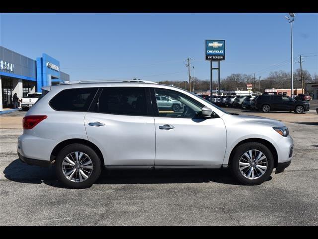 2019 Nissan Pathfinder SV