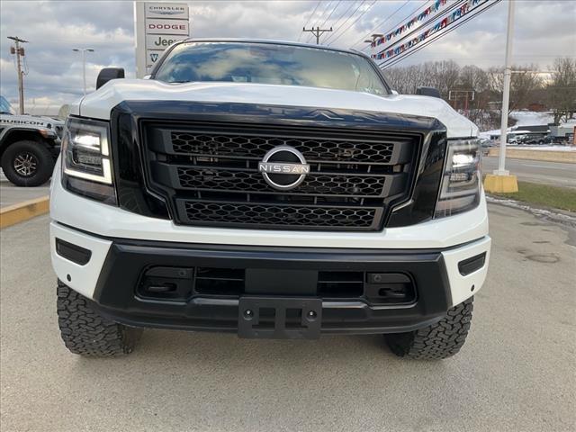 2023 Nissan TITAN Crew Cab SV 4x4