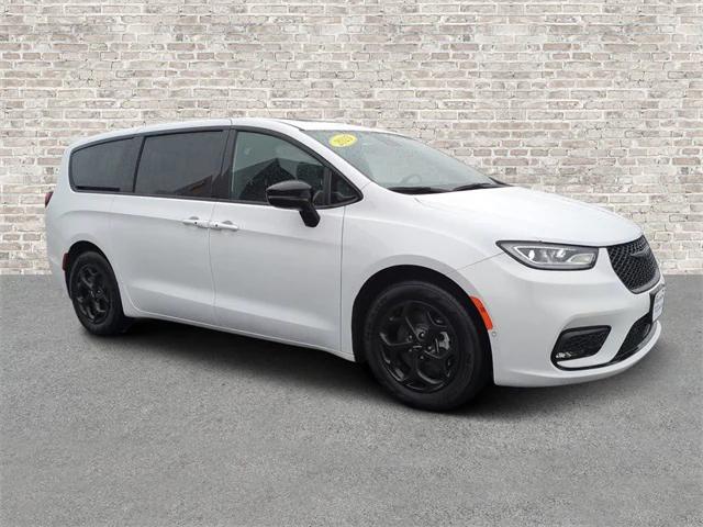 2023 Chrysler Pacifica Hybrid Limited