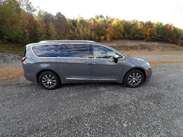 2023 Chrysler Pacifica Hybrid Pinnacle