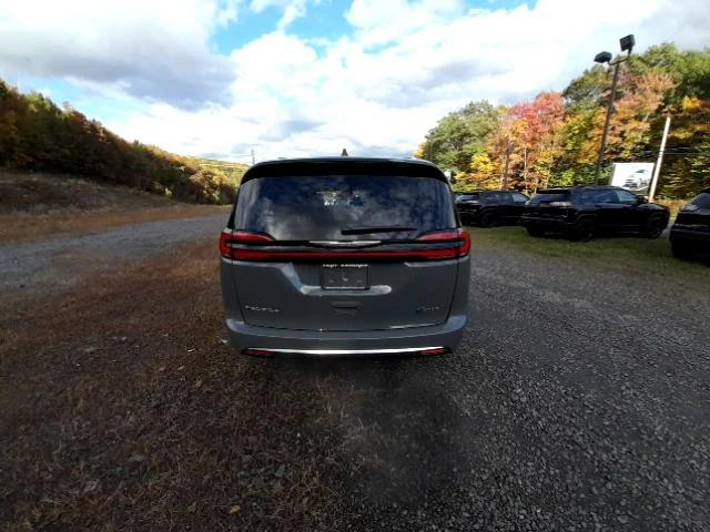 2023 Chrysler Pacifica Hybrid Pinnacle