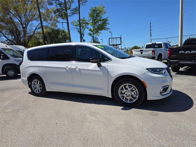 2025 Chrysler Pacifica PACIFICA SELECT