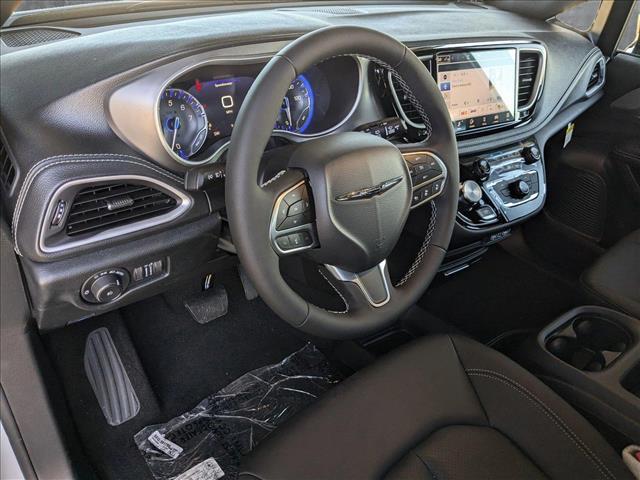 2025 Chrysler Pacifica PACIFICA SELECT