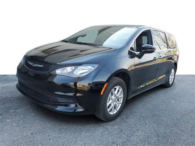 2025 Chrysler Voyager VOYAGER LX