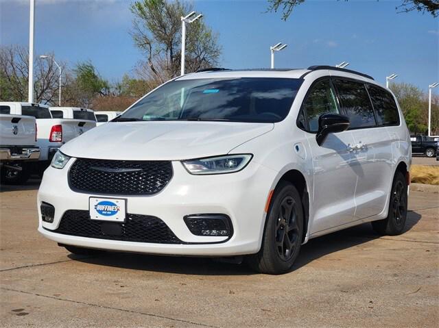 2025 Chrysler Pacifica Hybrid PACIFICA PLUG-IN HYBRID S APPEARANCE