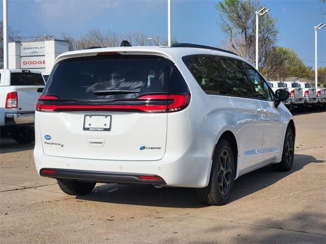 2025 Chrysler Pacifica Hybrid PACIFICA PLUG-IN HYBRID S APPEARANCE