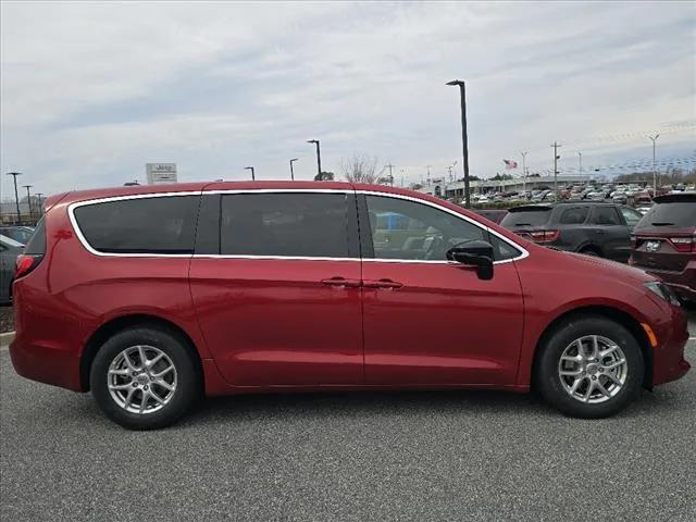 2025 Chrysler Voyager VOYAGER