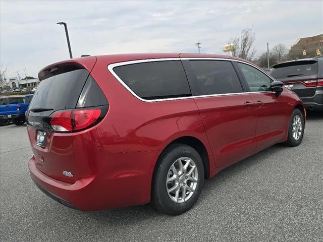 2025 Chrysler Voyager VOYAGER