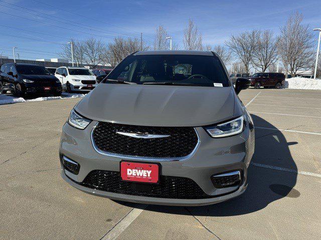 2025 Chrysler Pacifica PACIFICA SELECT