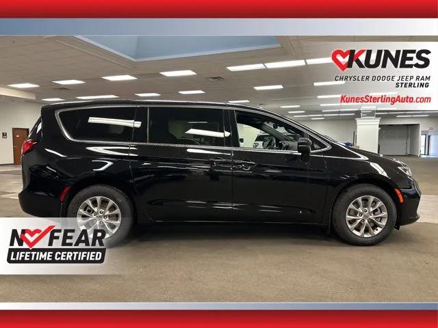 2025 Chrysler Pacifica PACIFICA SELECT AWD