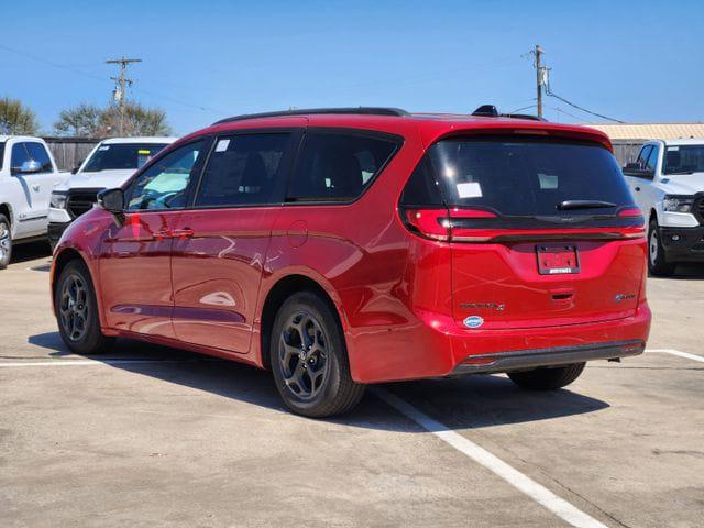 2025 Chrysler Pacifica Hybrid PACIFICA PLUG-IN HYBRID S APPEARANCE