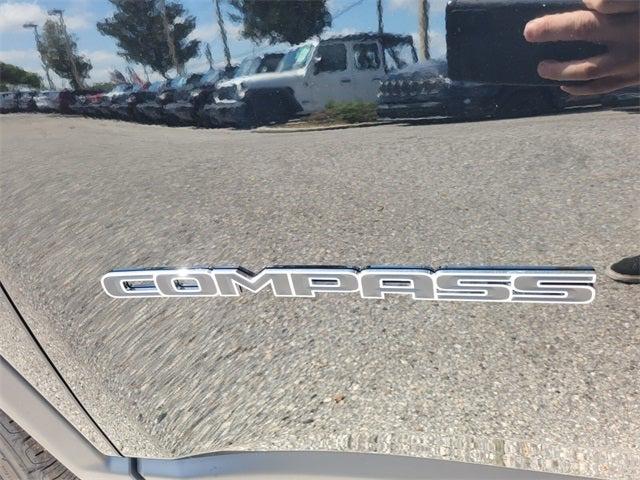 2025 Jeep Compass COMPASS LATITUDE 4X4
