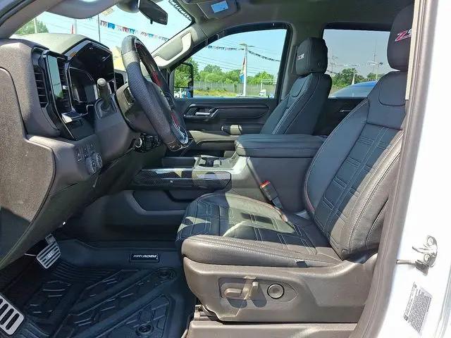 2025 Chevrolet Silverado 2500HD 4WD Crew Cab Standard Bed LT