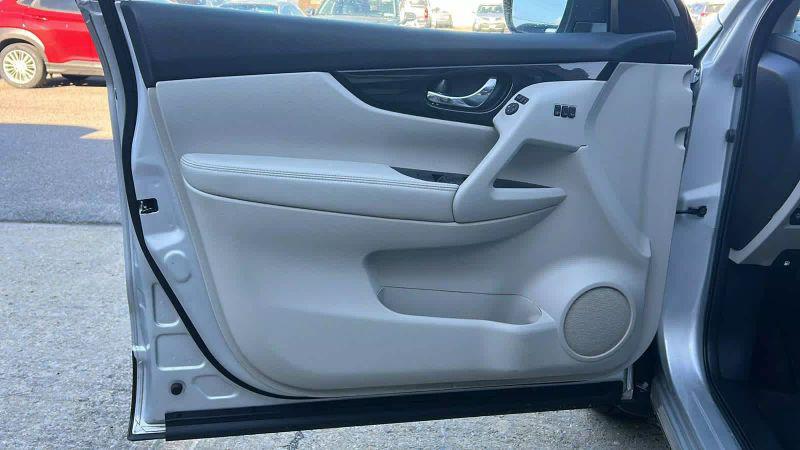 2021 Nissan Rogue Sport SL AWD Xtronic CVT