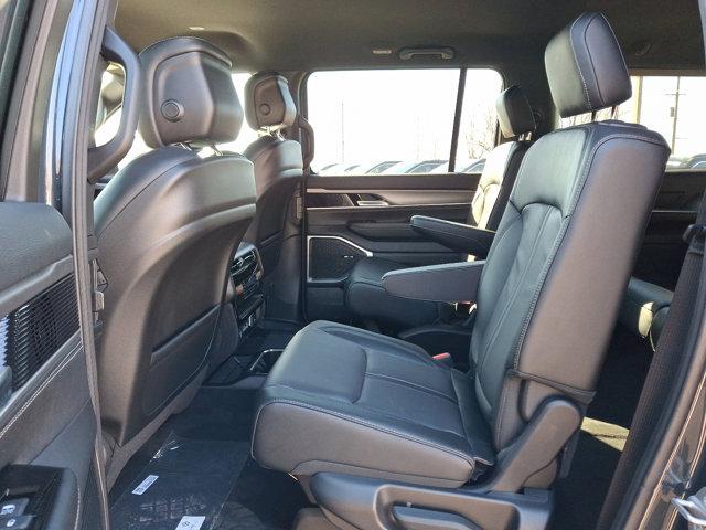 2025 Jeep Wagoneer Series II Carbide 4x4