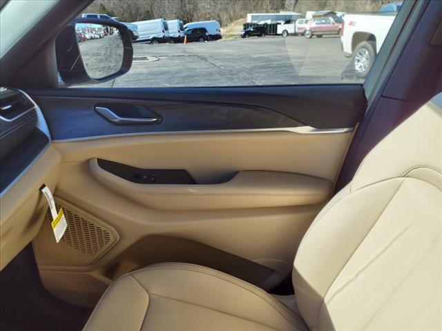 2025 Jeep Grand Cherokee L Limited 4x4