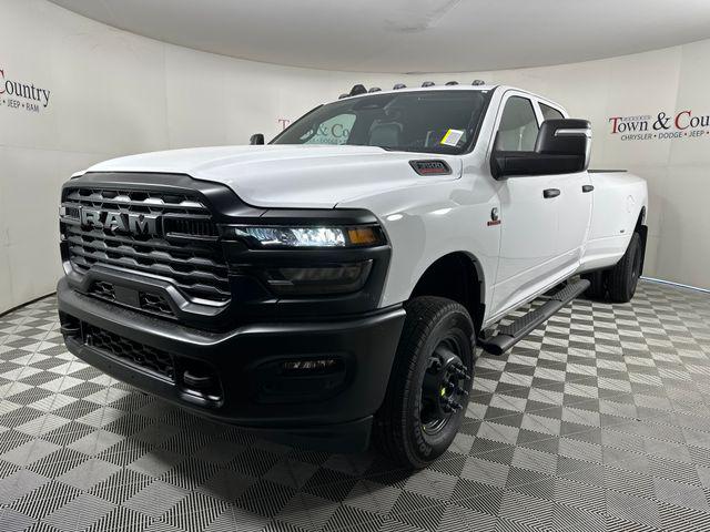 2025 RAM Ram 3500 RAM 3500 TRADESMAN CREW CAB 4X4 8 BOX