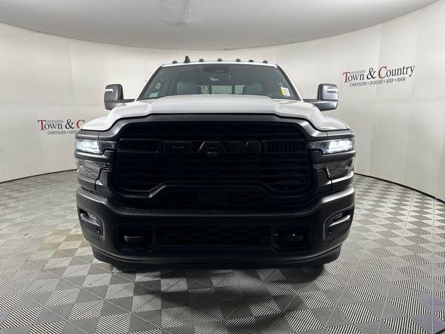 2025 RAM Ram 3500 RAM 3500 TRADESMAN CREW CAB 4X4 8 BOX