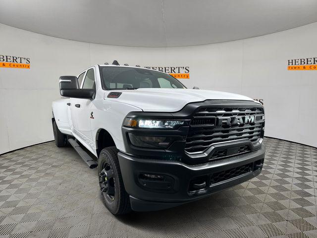 2025 RAM Ram 3500 RAM 3500 TRADESMAN CREW CAB 4X4 8 BOX