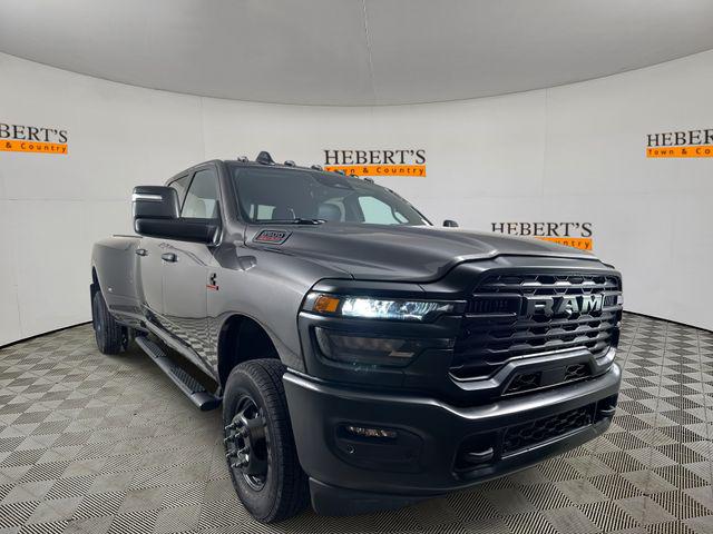 2025 RAM Ram 3500 RAM 3500 TRADESMAN CREW CAB 4X4 8 BOX