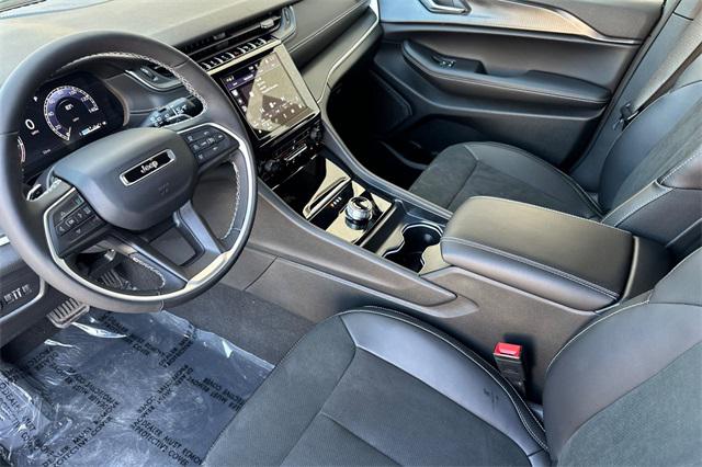 2025 Jeep Grand Cherokee GRAND CHEROKEE ALTITUDE 4X4