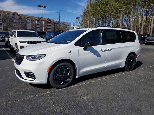 2025 Chrysler Pacifica Hybrid PACIFICA PLUG-IN HYBRID S APPEARANCE