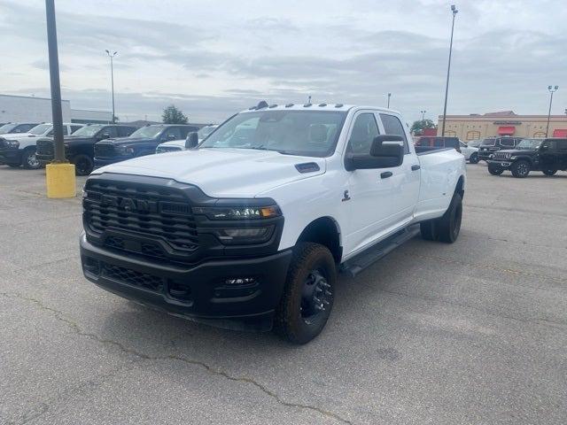 2025 RAM Ram 3500 RAM 3500 TRADESMAN CREW CAB 4X4 8 BOX