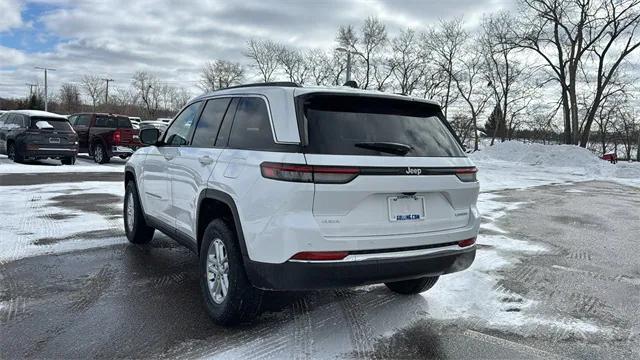 2025 Jeep Grand Cherokee GRAND CHEROKEE LAREDO 4X4