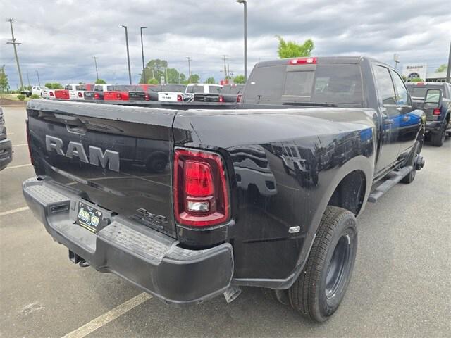 2025 RAM Ram 3500 RAM 3500 TRADESMAN CREW CAB 4X4 8 BOX