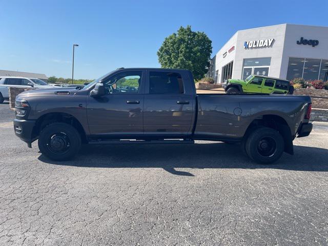 2025 RAM Ram 3500 RAM 3500 TRADESMAN CREW CAB 4X4 8 BOX